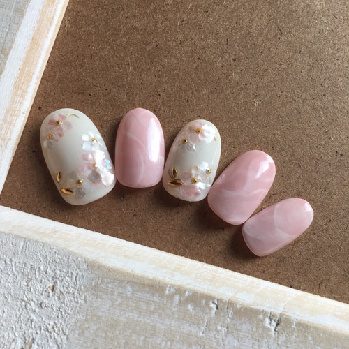 ベビーピンクのシェルフラワー×天然石風ネイル♡ワイヤー／ブライダル  