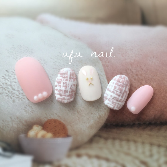 ストロベリーミルクツイードのうさぎさんネイル♡マット／冬の新作  
