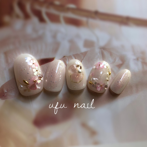 ほんのりピンクチーク＆リングのシェルフラワーネイル♡ブライダル  