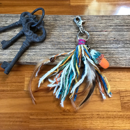 SALE］ネイティブアメリカン モケモケ タッセルキーホルダー 男前  