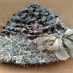 リボンのニット帽(紺) 1枚目の画像