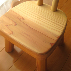 天然杉の子供椅子 2枚目の画像