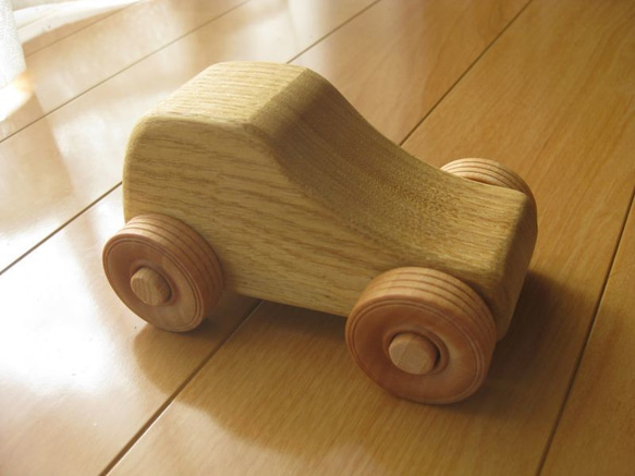 木のおもちゃ(車)(栗の木) 4枚目の画像