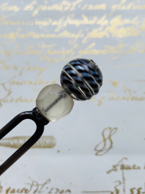 ビンテージガラス素材の昭和レトロな玉かんざし「稲妻ラプソディ」 1枚目の画像