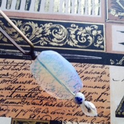 玲瓏としたオパール色のガラスの玉かんざし　「玉響」 2枚目の画像