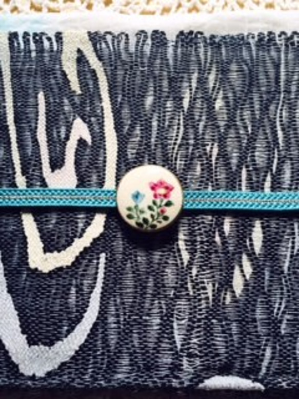 アンティーク素材の、薩摩ボタンの帯留　「りんどう、ユラリ・・・」 3枚目の画像