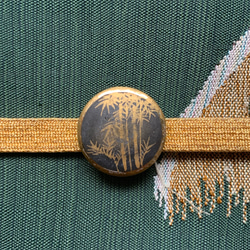 アンティーク薩摩ボタンの幽玄な趣の帯留め「竹取物語」 3枚目の画像