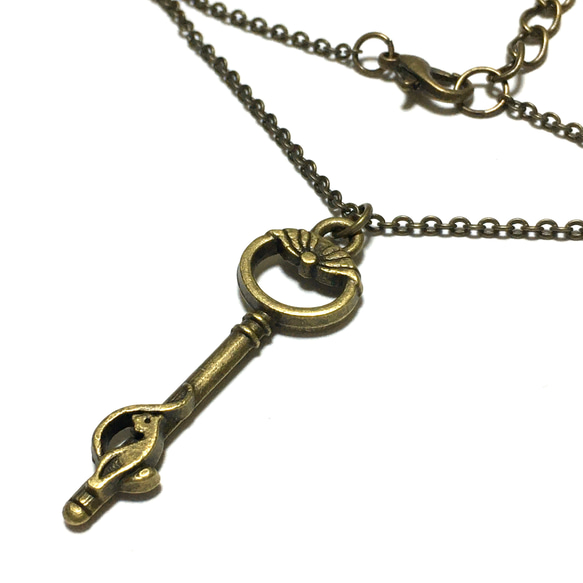 369.アンティークな猫鍵のネックレス、金古美アンティークゴールド 4枚目の画像