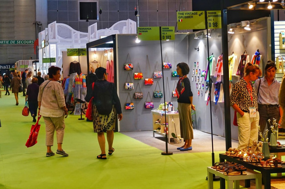 E05-1蝴蝶百合  中國風格證件夾.悠遊卡夾   天然皮革 第7張的照片