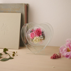 花屋が贈る花ギフト、バラの花束をガラスの中にアレンジ【送料無料】 2枚目の画像