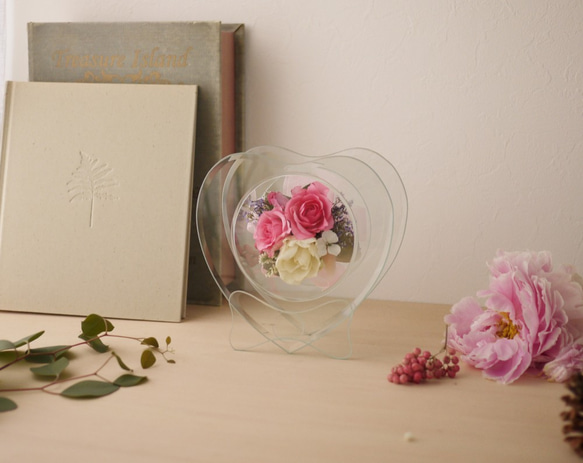 花屋が贈る花ギフト、バラの花束をガラスの中にアレンジ【送料無料】 2枚目の画像
