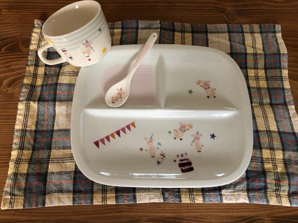 まぁみぃ様ご確認名入れ円形ランチプレートカトラリーAセット