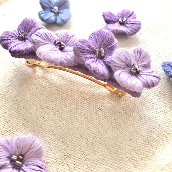 【立体刺繍】紫陽花のバレッタ(葡萄) 4枚目の画像