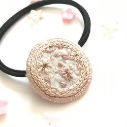 さくらさくら　ヘアゴム【ビーズ刺繍】 3枚目の画像