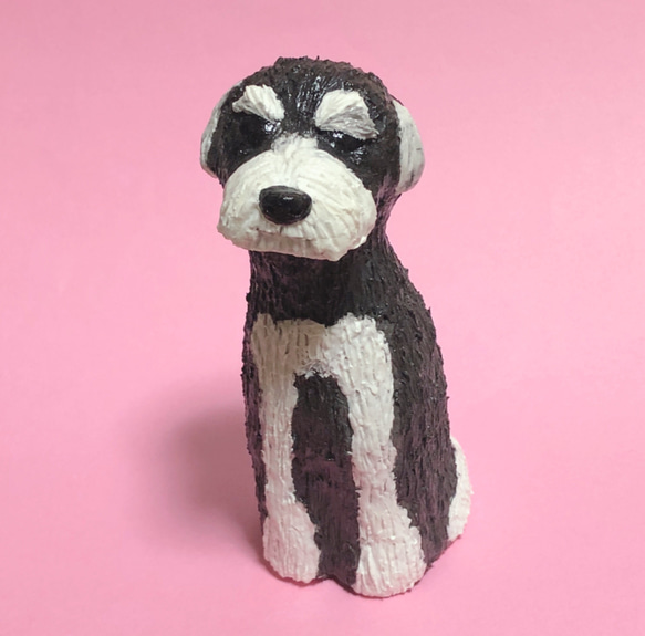 ウインクするミニチュアシュナウザー  犬の粘土細工 1枚目の画像