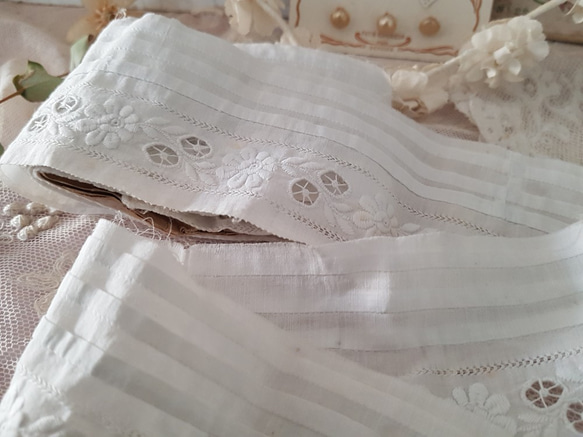 フランスアンティーク　プリサ―ジュと白糸刺繍の端切れ 215cm 3枚目の画像