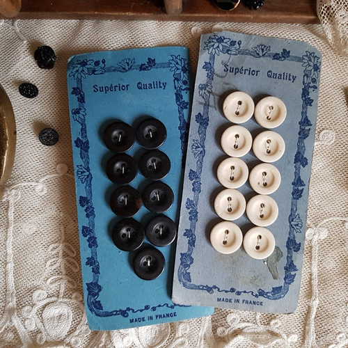 フランスアンティーク ボタンシートセット Blanc et Noir 15mm ボタン