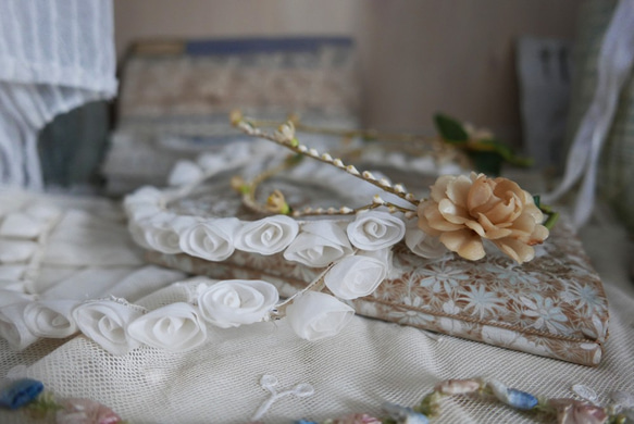 フランスアンティーク　ミニバラの布花ヘッドリース　ティアラ 5枚目の画像
