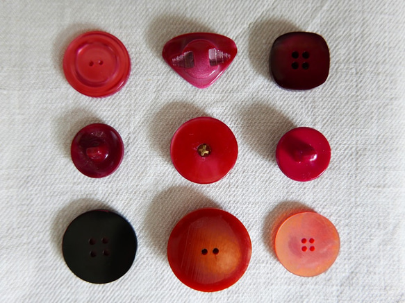 フランスヴィンテージ　赤いボタンセット 6枚目の画像