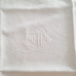 フランスアンティーク　モノグラム手刺繍HF ダマスク織リネンクロス 2枚目の画像
