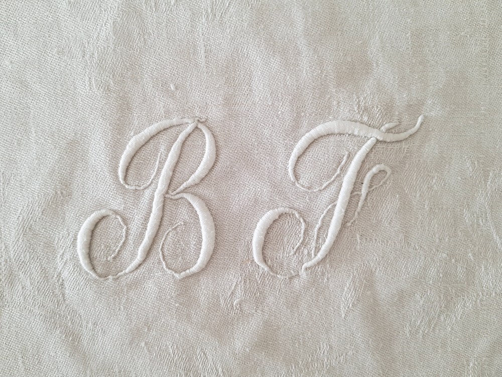 手刺繍モノグラム ダマスク織 リネンクロス フランス