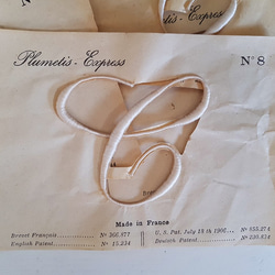フランスアンティーク　Plumetis-Express No.8 刺繍用モノグラム "C" 1枚目の画像