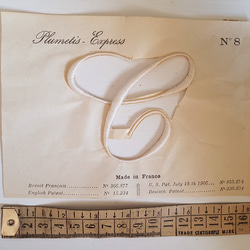 フランスアンティーク　Plumetis-Express No.8 刺繍用モノグラム "C" 2枚目の画像
