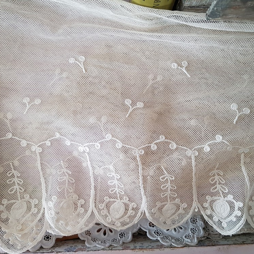フランスアンティーク コ－ネリー刺繍のチュールレース 277cm レース