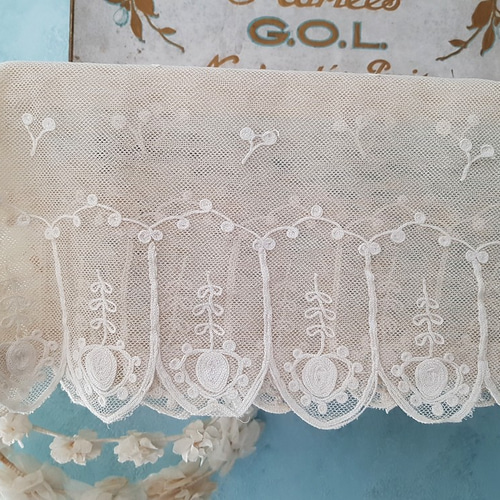 フランスアンティーク コ－ネリー刺繍のチュールレース 277cm レース