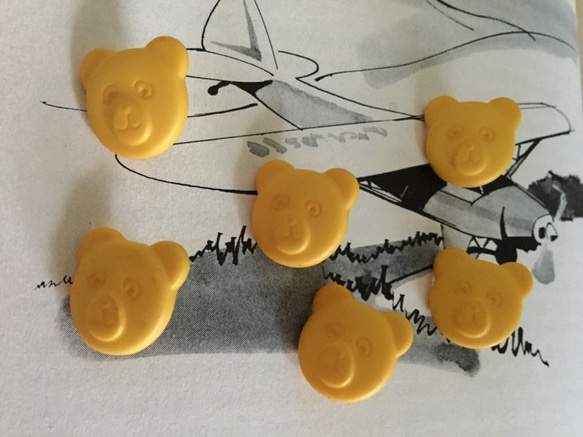 フランスヴィンテージ　黄色いくまさんのボタン　３頭セット 3枚目の画像