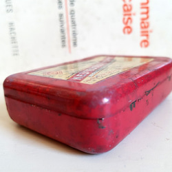 フランスヴィンテージ　レトロな赤いVICHYのTin缶 6枚目の画像