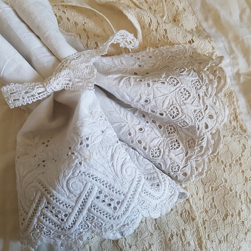 フランスアンティークカットワークホワイト刺繍