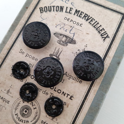 フランスアンティーク　箱入りメタルボタン BOUTON LE MERVEILLEUX 8枚目の画像