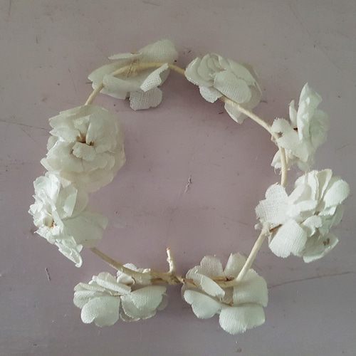 フランスアンティークの布花のリース