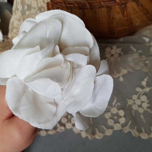 フランスアンティーク 布花ブーケ 白 チャーム Mon Atelier