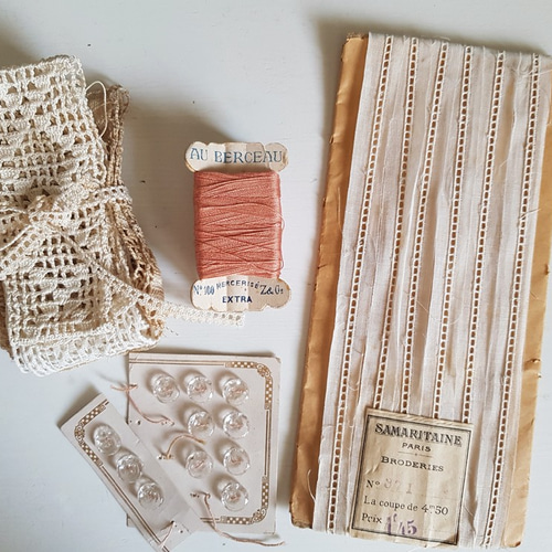 フランスアンティーク立体糸巻き