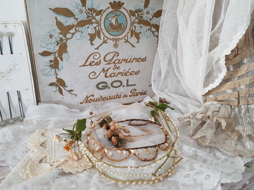 フランスアンティーク　ワックスフラワー　花冠　ティアラ　マリアージュ フランスアンティーク　ワックスフラワー　花冠　ティアラ　マリアージュ