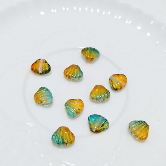 【漸變琉璃系列】捷克琉璃珠 幻彩小貝殼 黃綠色 10個入 第1張的照片
