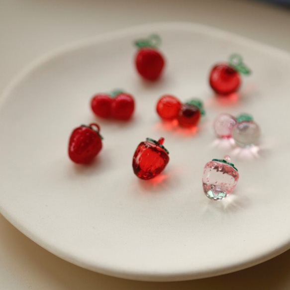 ♡亞克力/樹脂♡春款販售可愛果果草莓 透明粉 20mm 4個入 第3張的照片