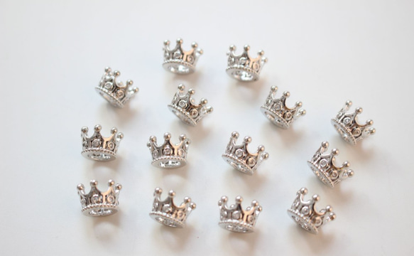 ♡鍍銅・素材♡復古鍍銅18K皇冠鋯石隔珠吊墜 銀皇冠 10個入 第4張的照片