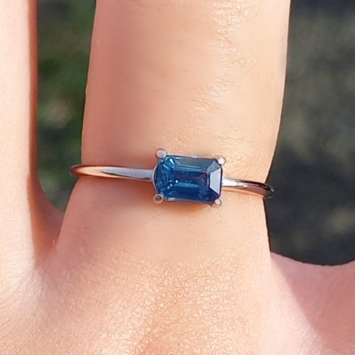 バイカラーサファイア(ちょっとシルキー)のシルバーリング 11号