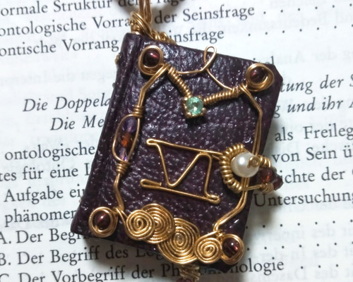 宝石装丁の豆本 天然アレキサンドライトペンダントトップ 天然石