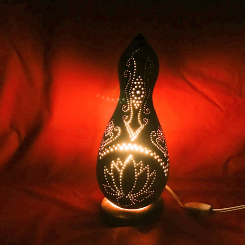 ひょうたんランプ 池に浮かぶ蓮とモスク風模様 スタンドライト