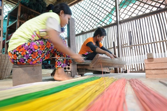 I love Cambodia 柬埔寨植物染藺草零錢袋 第5張的照片