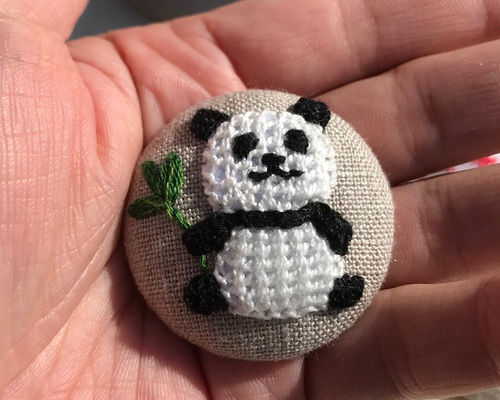 パンダ ブローチ イギリス製 ハンドメイド（笹）ヴィンテージ 0_c5414eb3e0fc9e429dc41f10f7a3