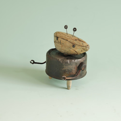猫餌の空き缶と木で制作した Robot-A1　in Rotten World 3枚目の画像