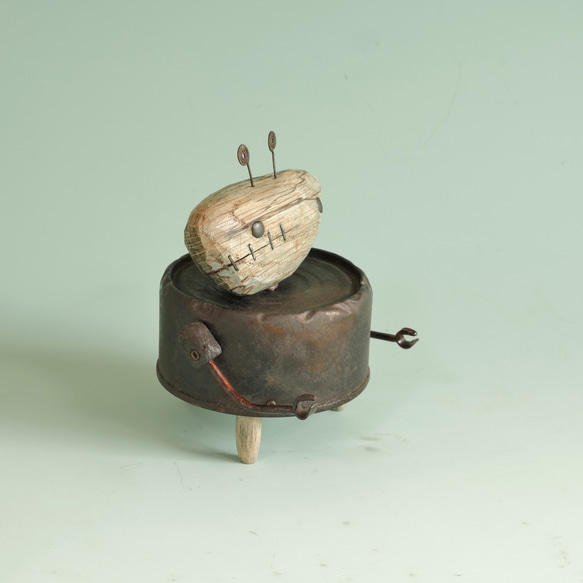 猫餌の空き缶と木で制作した Robot-A1　in Rotten World 8枚目の画像