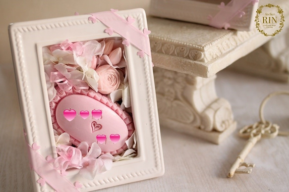 ソープカービング・ご結婚祝いの小さな額アレンジ 