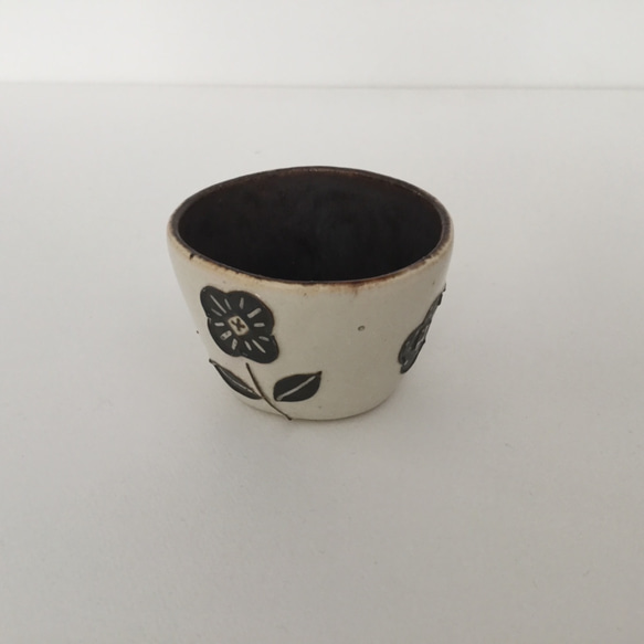 花カップ (白×茶) 2枚目の画像