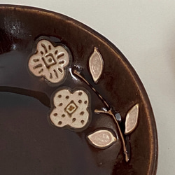 花手付き鉢(茶) 3枚目の画像